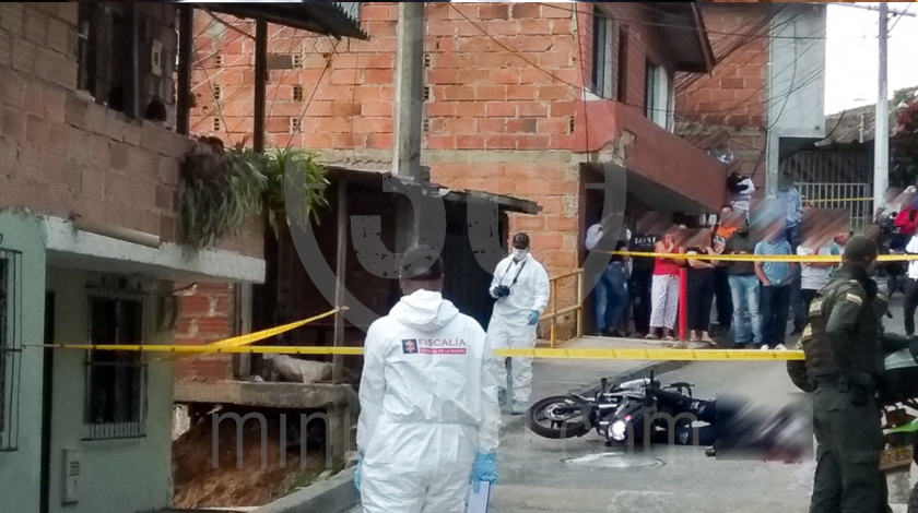 EN FOTOS: Identifican al hombre que asesinaron cuando salía de una reunión familiar en Altavista 6 inspección en altavista 11-05-2020 (3)