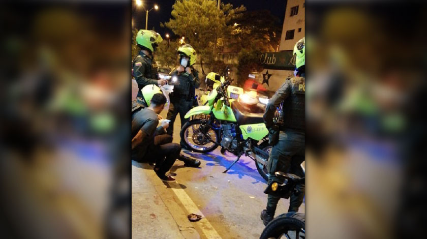 FOTO: Barbero le ‘voleó’ tijera a un sujeto en el barrio La Paralela y casi lo mata 1 tentativa en la parelela