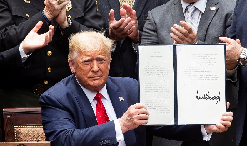 Trump firma un decreto para incentivar reformas en la policía estadounidense