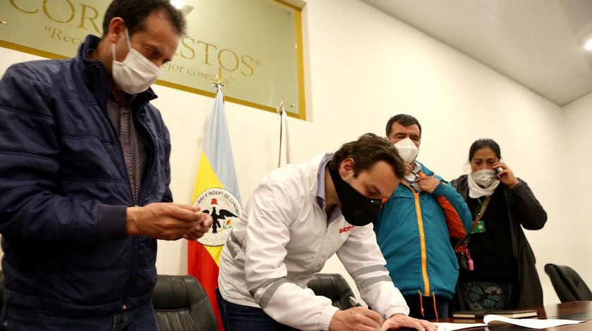 Video: Denuncian a empleados de la Alcaldía de Bogotá que exigen plata para dar puestos gubernamentales