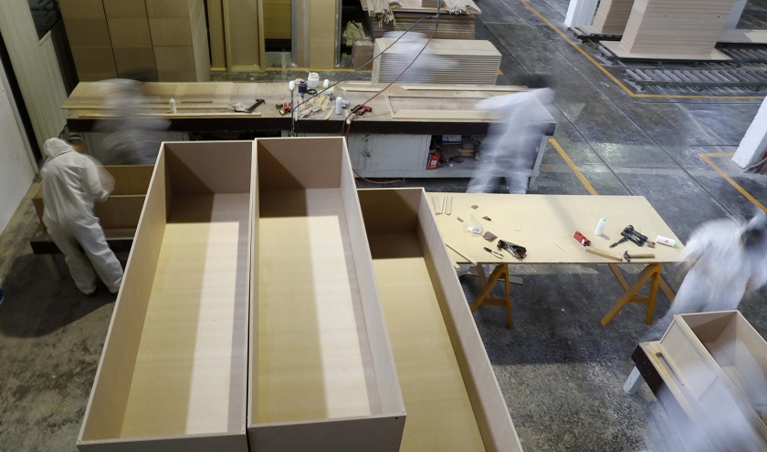 Ataúdes low cost en Perú ante la demanda que se multiplica por cuatro