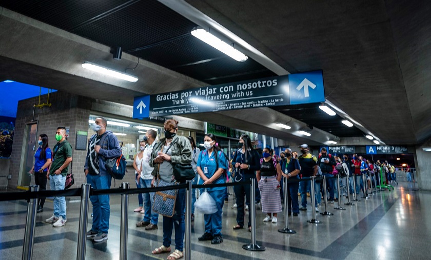 ¡Encontraron varios! Detectaron más de 30 positivos a covid-19 en las pruebas gratuitas del Metro