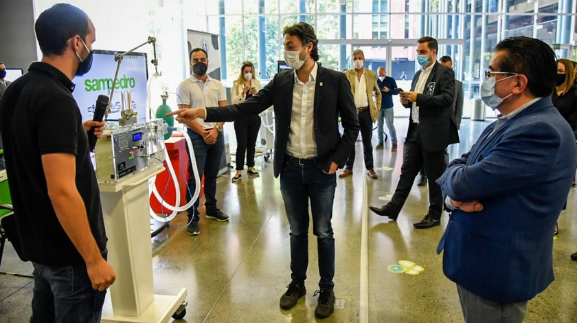 FOTOS: MinSalud conoció en Medellín los ventiladores paisas diseñados para pacientes con Covid-19