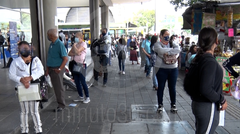 Para dinamizar la economía de Medellín, el ‘hueco’ comenzará a abrir los domingos