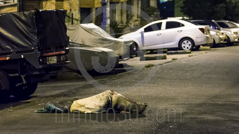 EN FOTOS Y VIDEO: Entre costales tiraron a dos muertos por el barrio San Diego 1 SANDIEGO