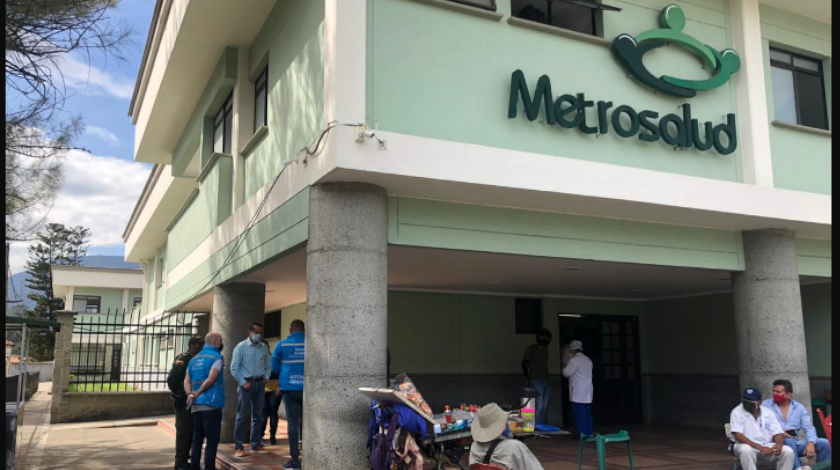 FOTOS: Personería de Medellín visita Metrosalud en el que borrachos golpearon a médicos