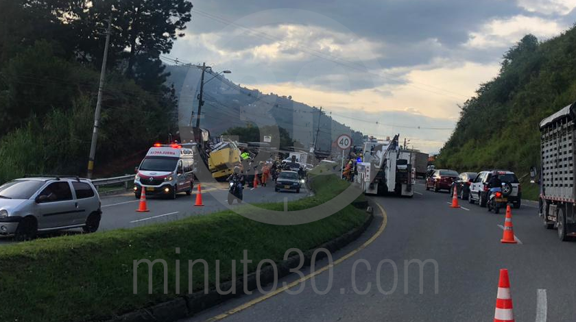 variante de caldas accidente