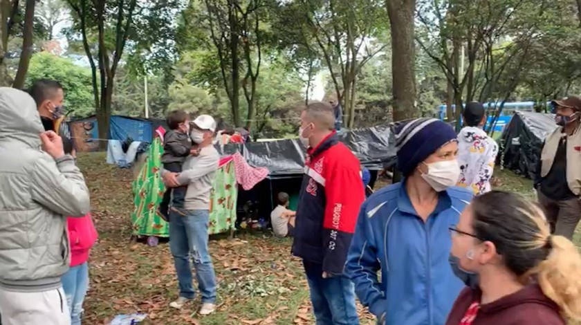 EN VIDEO: Venezolanos en situación de calle esperan ayudas en Bogotá 1 venezolanosbogotá