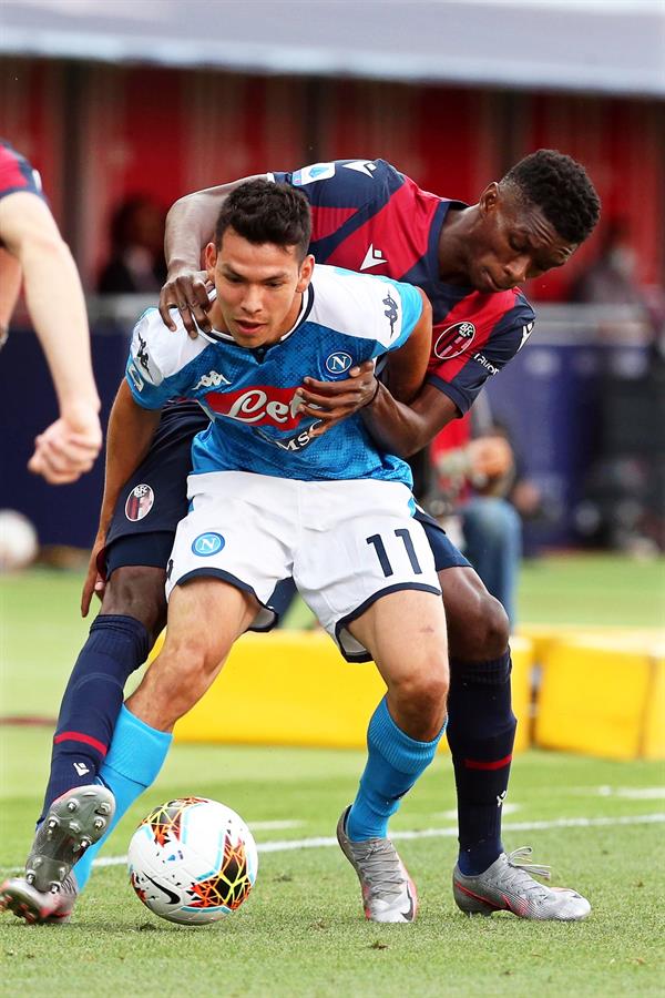 El Nápoles de Lozano, titular 7 meses después, no pasa del 1-1 en Bolonia