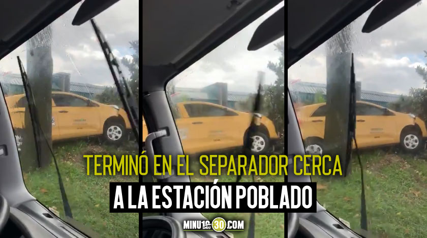 VIDEO: ¡Qué susto! En medio del aguacero en Medellín, taxi terminó ‘clavado’ contra un árbol en la Regional 