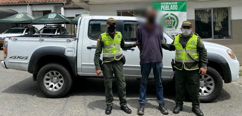 FOTO Y VIDEO: ¡Eso fue de una! Recuperaron camioneta que dos ladrones se llevaron en un descuido del dueño en Medellín 2 Recuperaron camioneta Medellín