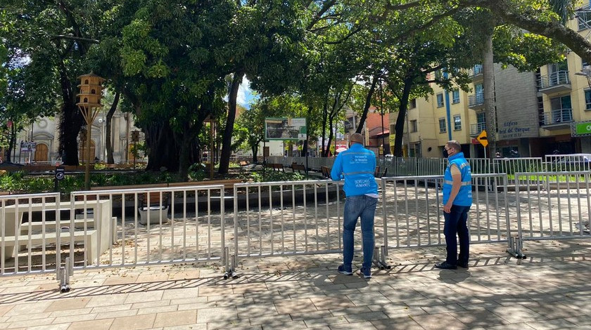 Cerrar Parques de Medellín