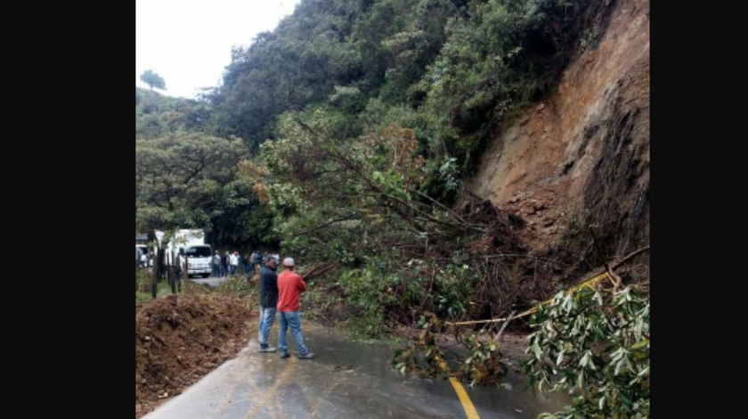 EN VIDEO: ¡Tenga paciencia! Hay un derrumbe en la vía La Unión- Sonsón