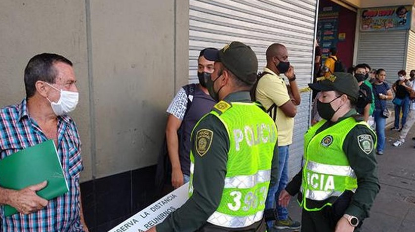 Policía Día sin IVA