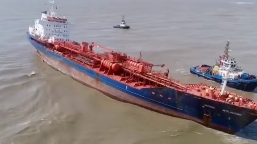 Buque encallado Bocas de Ceniza