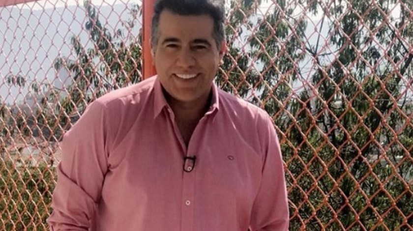 Después de 20 días, Carlos Calero celebró con su familia que superó el Covid-19