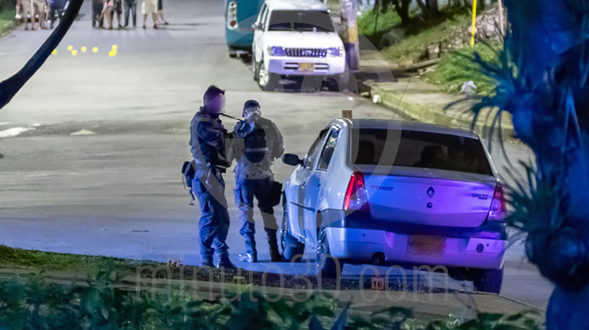EN FOTOS Y VIDEO: ¡Lo querían rematar! En el barrio Girardot le dieron bala a un hombre hasta matarlo, aunque este intentó huir 2 barrio Girardot