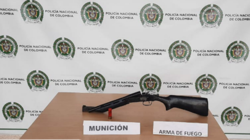 Se les “cayó” una escopeta cuando salieron corriendo al ver a los policías en La Estrella 1 incautada-en-la-estrella
