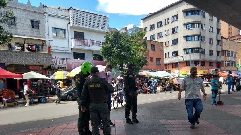 Siguen las actividades de sensibilización, lavado y desinfección en el centro de Medellín