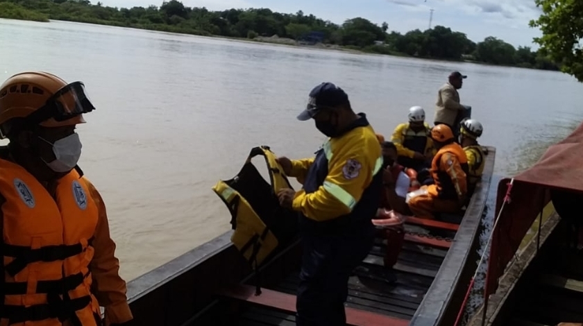 Buscan a una niña de 4 años tras volcamiento de una lancha en El Bagre, Antioquia