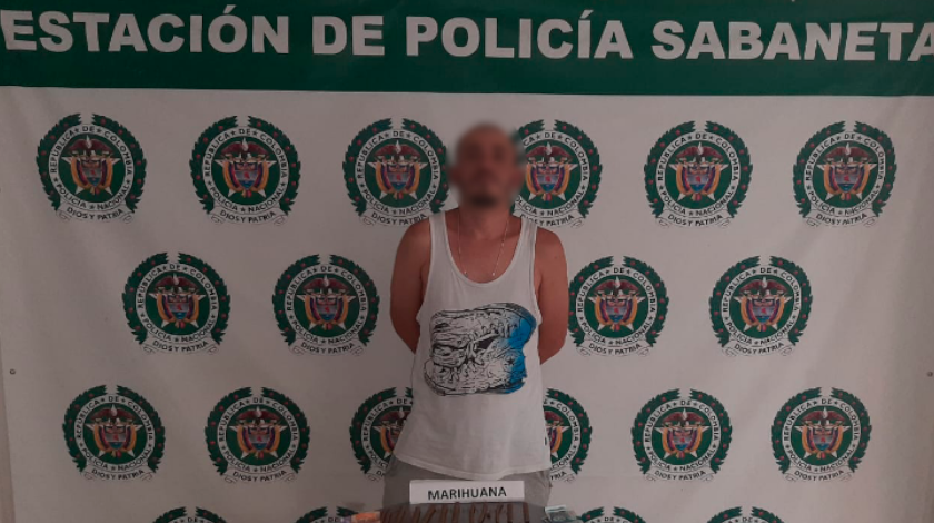 Lo cogieron en Sabaneta con varios gramos de “merca” lista para la venta 1 CAPTUADO EN SABANETA
