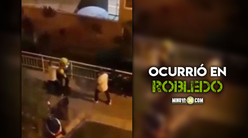 Video: ¡Conchudos! Va la policía a acabar la fiesta en plena pandemia, y los reciben a 'puño y pata' 1 Conchudos Va la policia a acabar la fiesta en plena pandemia y los reciben a puno y pata