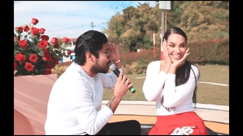 Andrea Valdiri y Lowe León