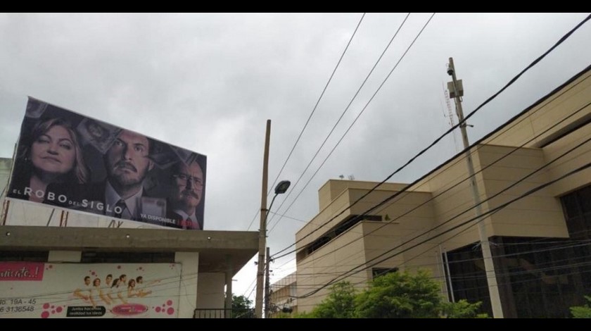 “Valla del Robo del Siglo”: le recuerda al Banco de la República su historia