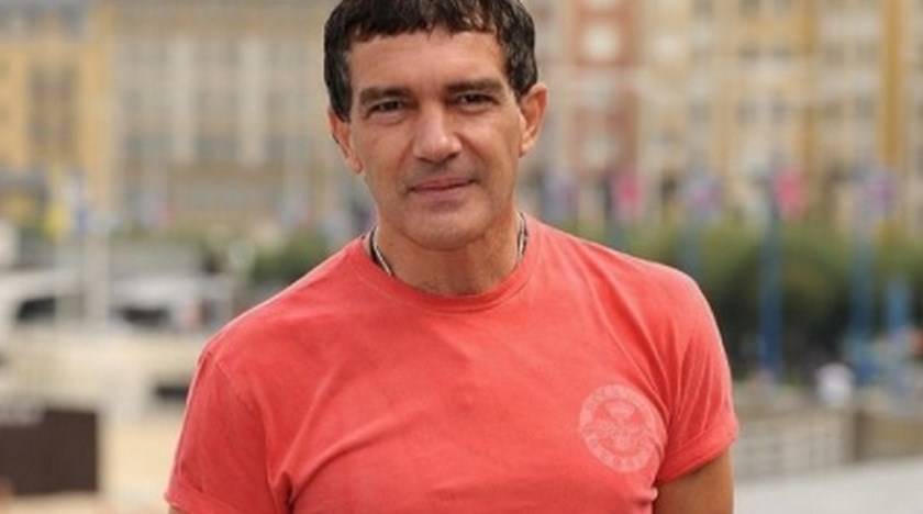 FOTO: “Estoy curado”, así ‘pateó’ Antonio Banderas al Covid-19