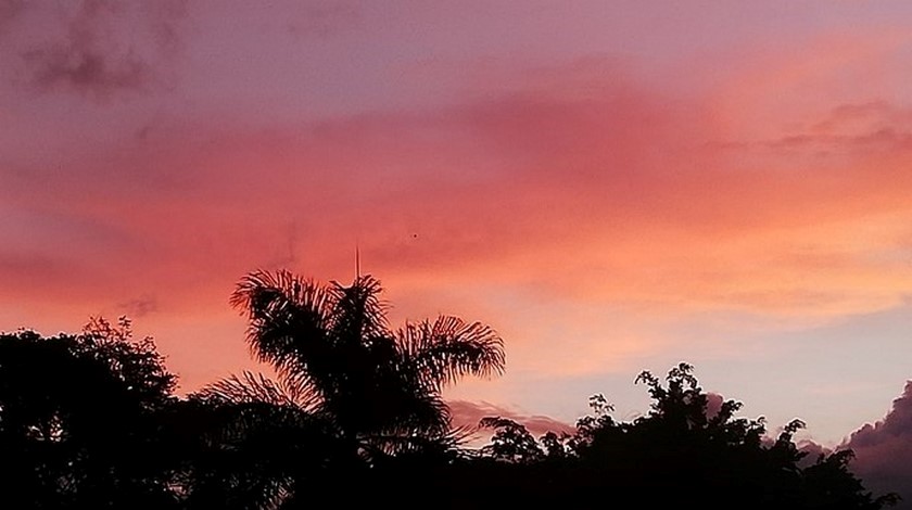 FOTOS Y VIDEO: ¡Sorprendidos! Así quedaron algunos habitantes de Medellín por el ‘espectáculo’ que se vio en el cielo