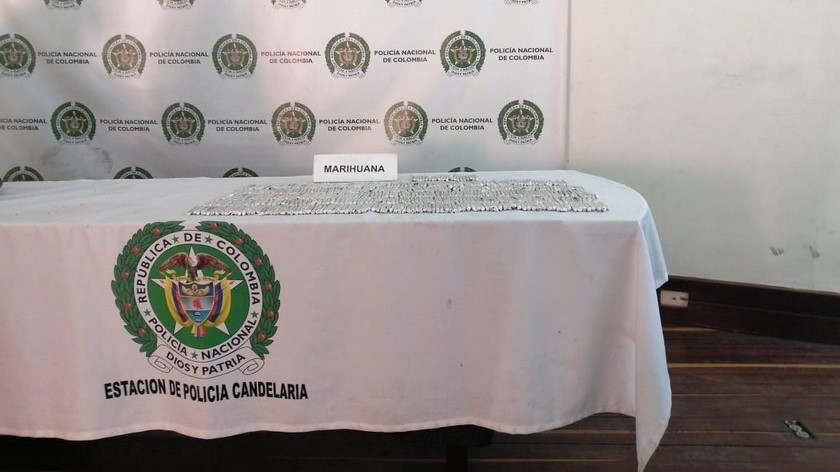 Bolsa plástica con 1000 gramos de marihuana