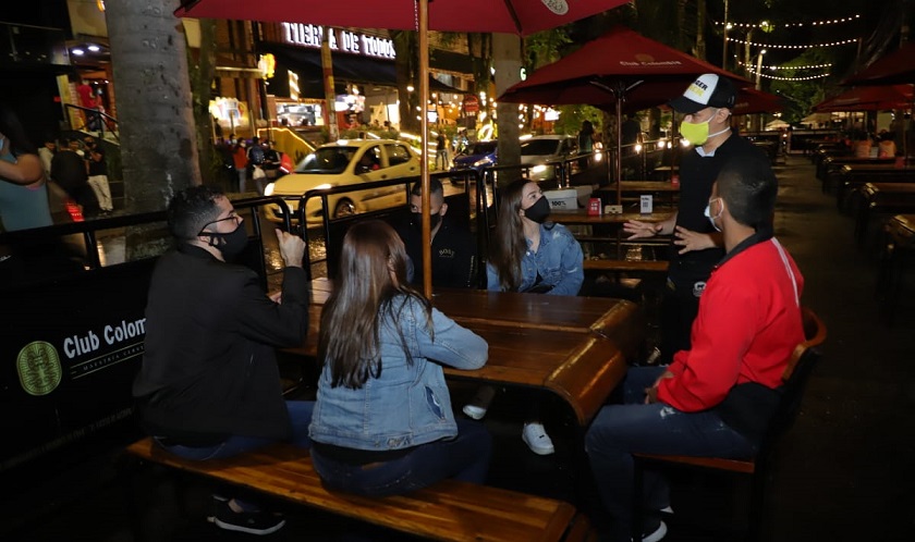 Alcaldía aclara que bares y restaurantes pueden seguir trabajando después de las 10, sin vender licor