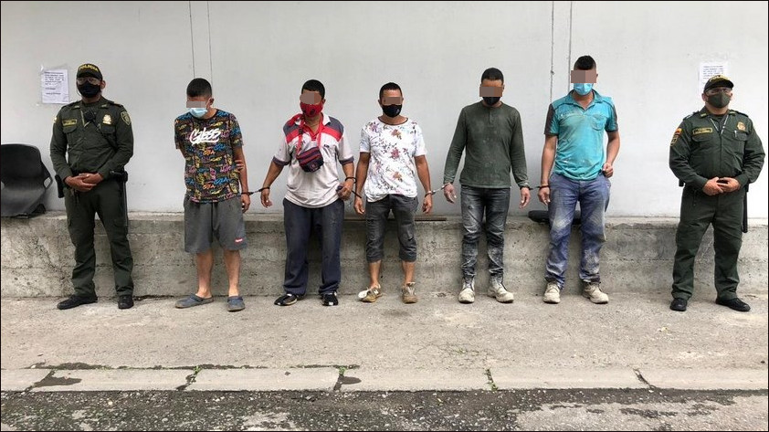 Los cogieron por urbanización ilegal en el barrio El Pinal 1 capturados contruccion ilegal el pinal