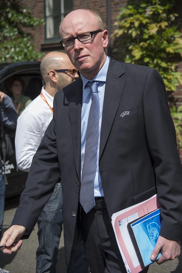 Bell replica sobre los pagos de la FIFA al profesor Mark Pieth