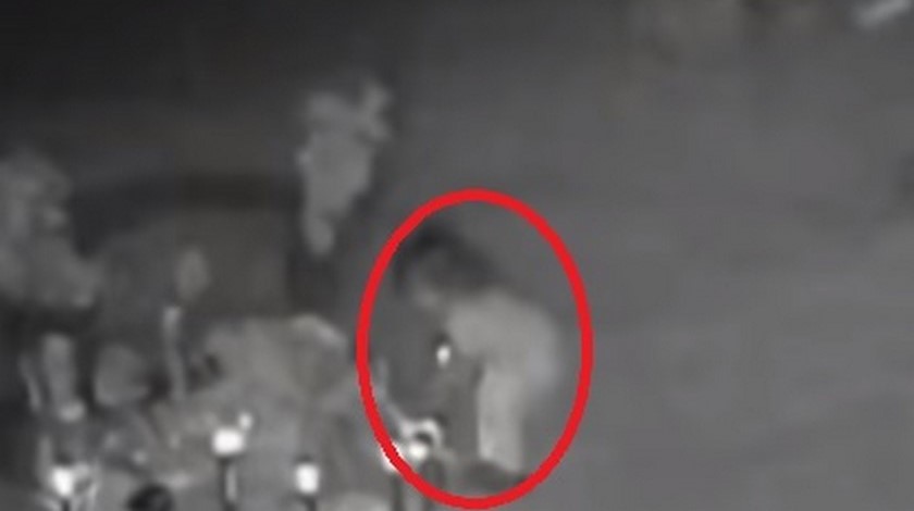 Captan niña 'fantasma' en cementerio