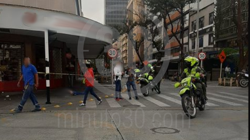 EN FOTOS Y VIDEO: ¡Estaba dormido y lo mataron! Esta madrugada asesinaron a un hombre en Junín con Ayacucho 5 homicidio en el centro de medellin 31 08 2020 1