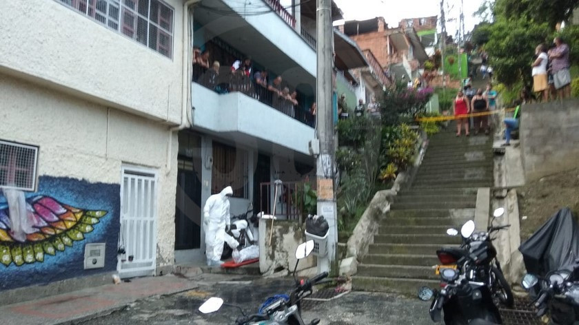 FOTOS: Con un balazo en la cabeza asesinaron a un joven en el barrio Juan XXII, San Javier 4 homicidio juan23 2