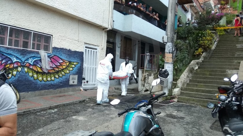 FOTOS: Con un balazo en la cabeza asesinaron a un joven en el barrio Juan XXII, San Javier 7 homicidio juan23 5