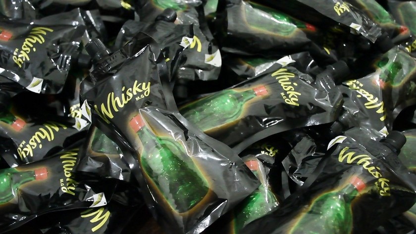 FOTOS: ¡Ojo con lo que consume! Hallaron 624 unidades de licor adulterado en un parqueadero del centro de Medellín 4 licor adulterado medellin
