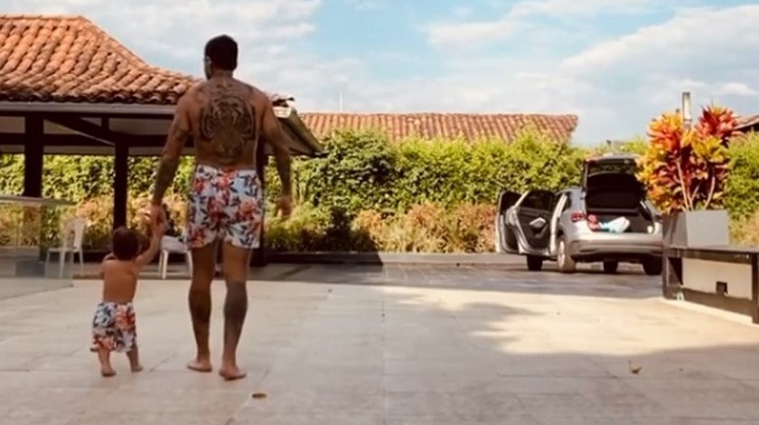 Mateo Carvajal y su hijo