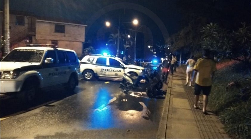 FOTOS: Lo iban persiguiendo, acribillaron a tiros a un hombre que iba en una moto por Robledo Villa Fernanda 3 robledo villa fernanda11