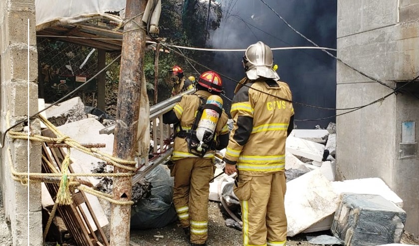 Sin lesionados se saldó incendio en una edificación en construcción