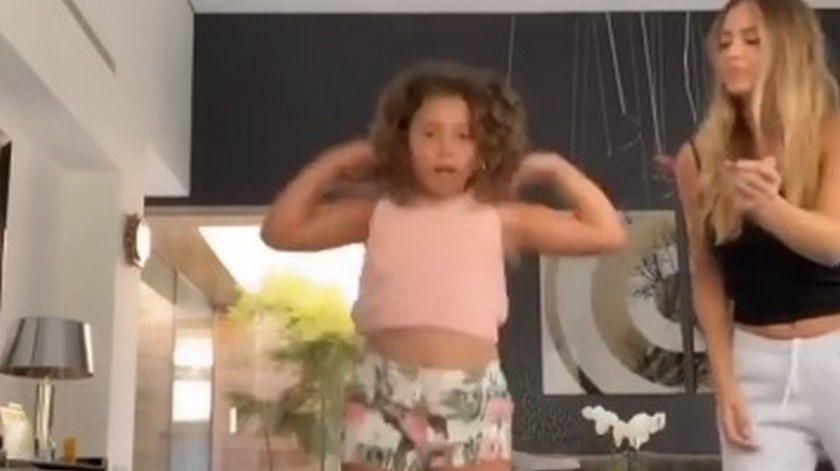 VIDEO: ¡Dándole de comer! Shannon de Lima salió en pleno TikTok de la hija de James y Daniela Ospina