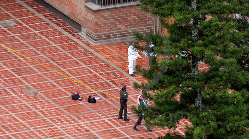 EN FOTOS: Así fue la inspección técnica del presunto ladrón que se tiró de un piso 17 en Conquistadores 3 suicidio de presunto ladron en conquistadores 23 8 2020 6
