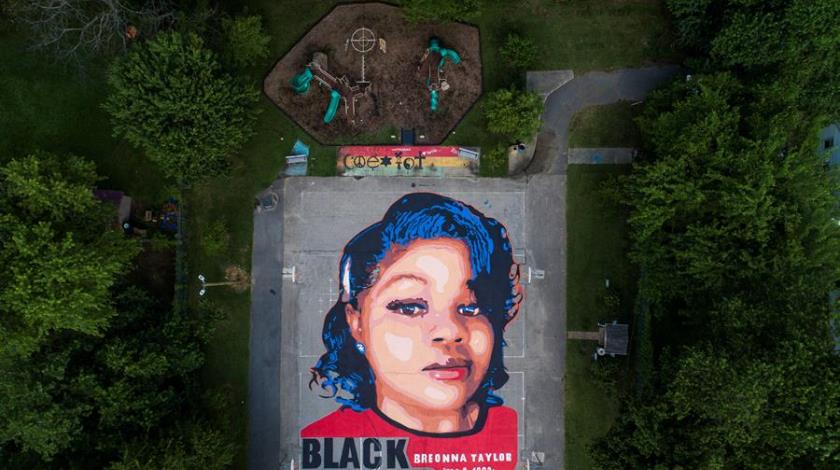 Descartan acusar de asesinato a los policías que mataron a Breonna Taylor