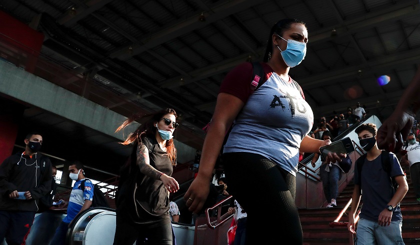 La COVID-19 no es una bacteria que se pueda combatir con antibióticos