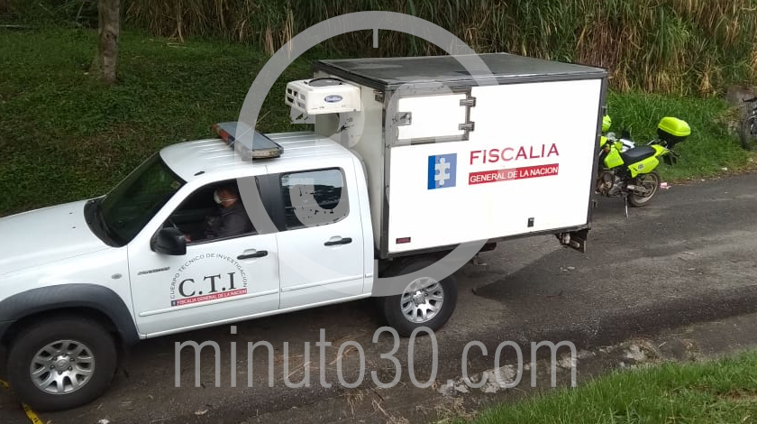 EN FOTOS Y VIDEO: ¡A la misma hora y con las mismas características! Aparecieron dos embolsados en distintas zonas del Valle de Aburrá 20 EMBOLSADO EN LA CURVA DE RODAS MEDELLIN BOGOTA 11 09 2020 2