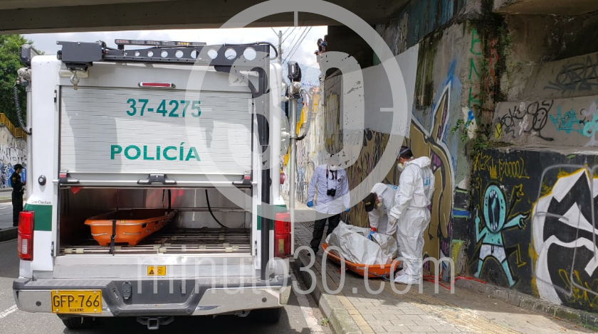 EN FOTOS Y VIDEO: Llamaron a la Policía porque ‘olía a muerto’ y encontraron a uno en avanzado estado de descomposición 30 MUERTO EN PUENTE VEHICULAR DE ARANJUEZ 21 09 2020 3