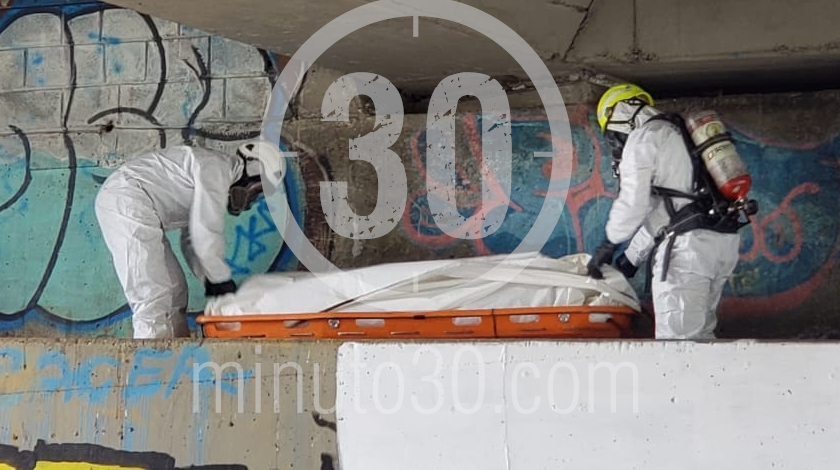 EN FOTOS Y VIDEO: Llamaron a la Policía porque ‘olía a muerto’ y encontraron a uno en avanzado estado de descomposición 24 MUERTO EN PUENTE VEHICULAR DE ARANJUEZ 21 09 2020 9