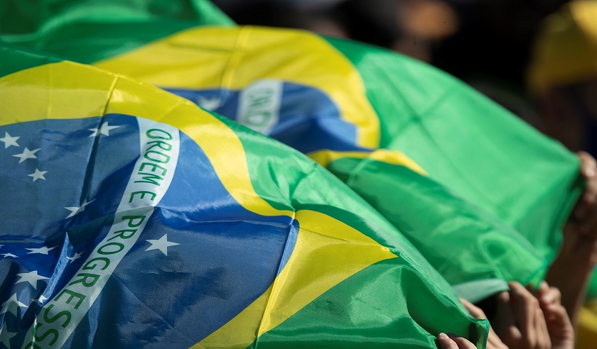 Brasil tiene 310 nuevas muertes por COVID-19, la cifra más baja desde abril